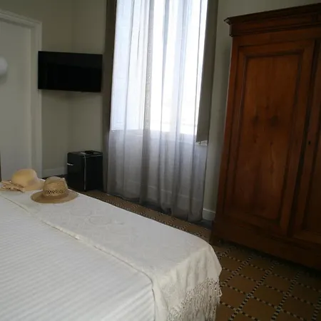 Dimora Sant'allegria ゲストハウス 3*