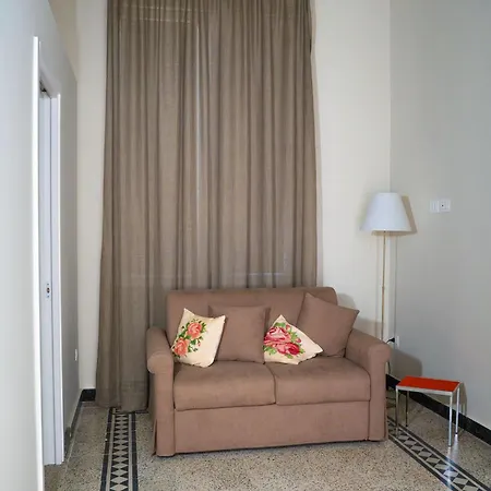 ゲストハウス Dimora Sant'allegria レッチェ